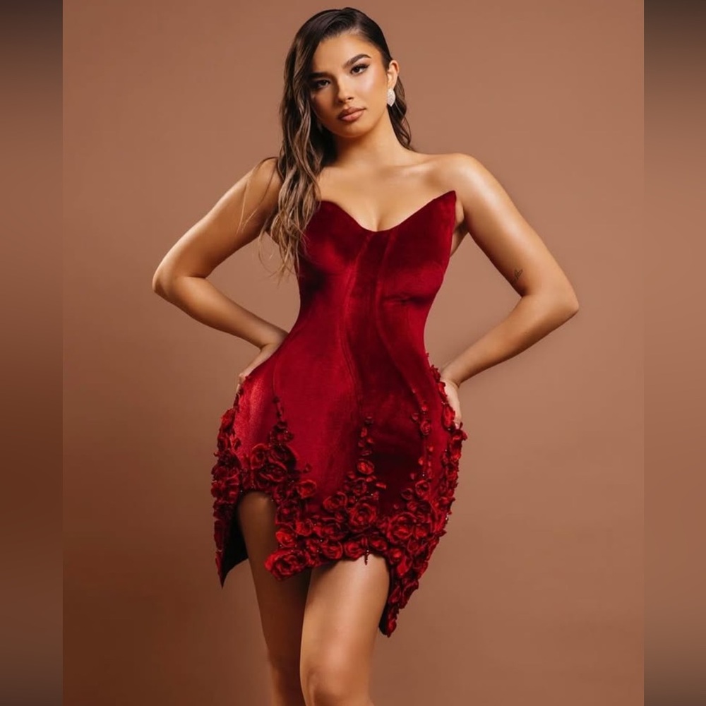 Elegant Red Strapless 3D Rose Dress